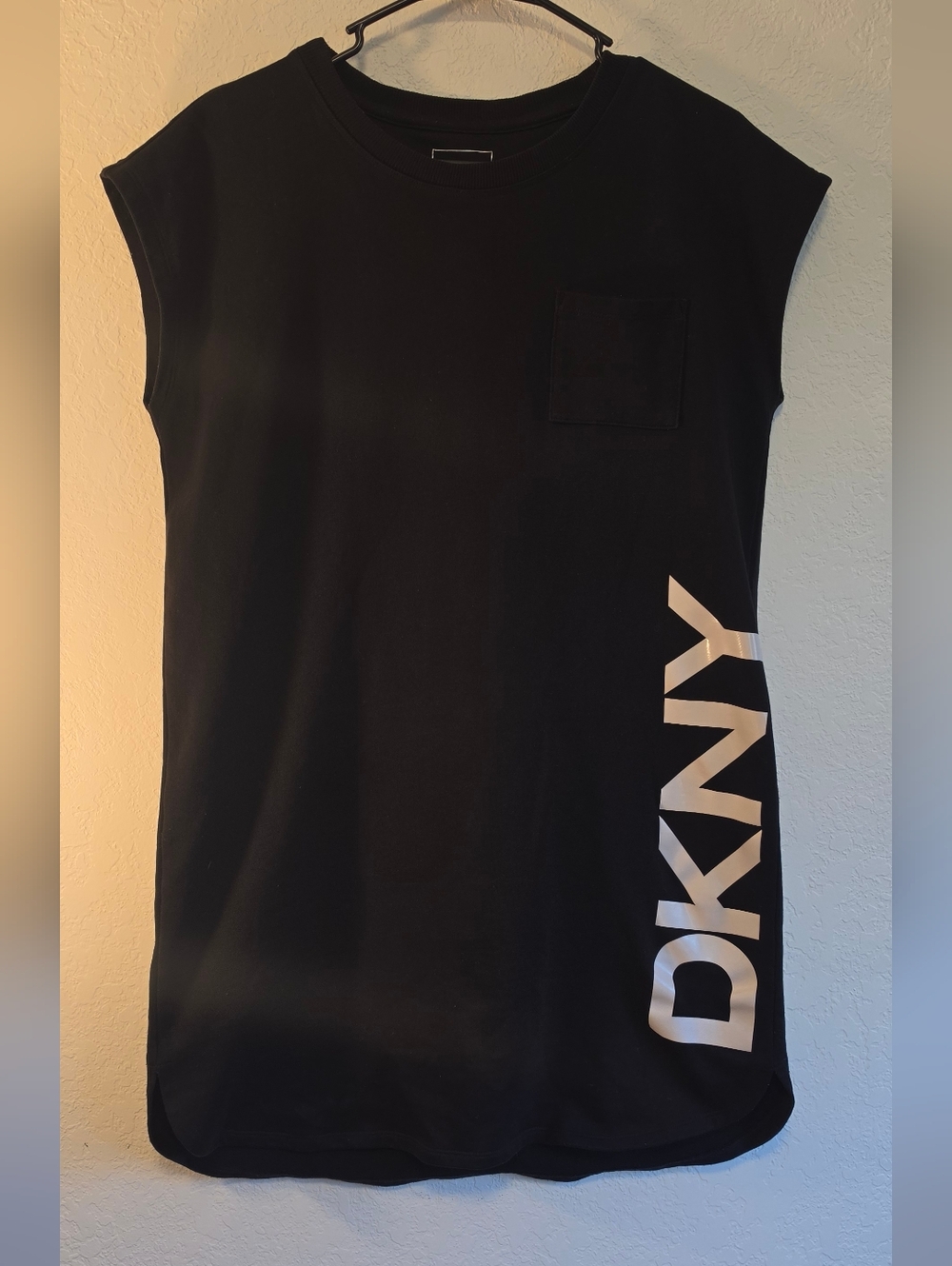 DKNY Black Sleeveless Crewneck Shirt with Pocket